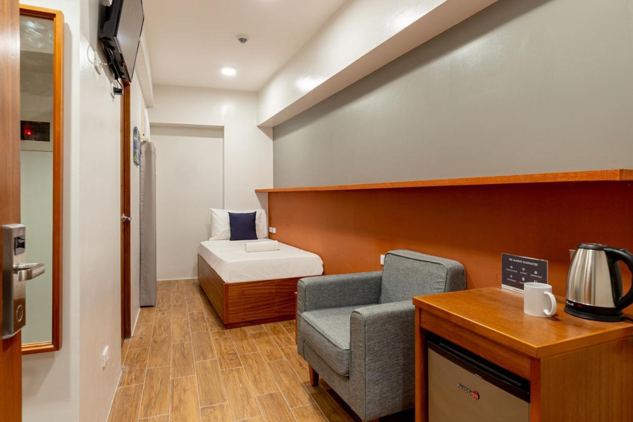 Ihotel Uptown Bgc Тагиг Экстерьер фото